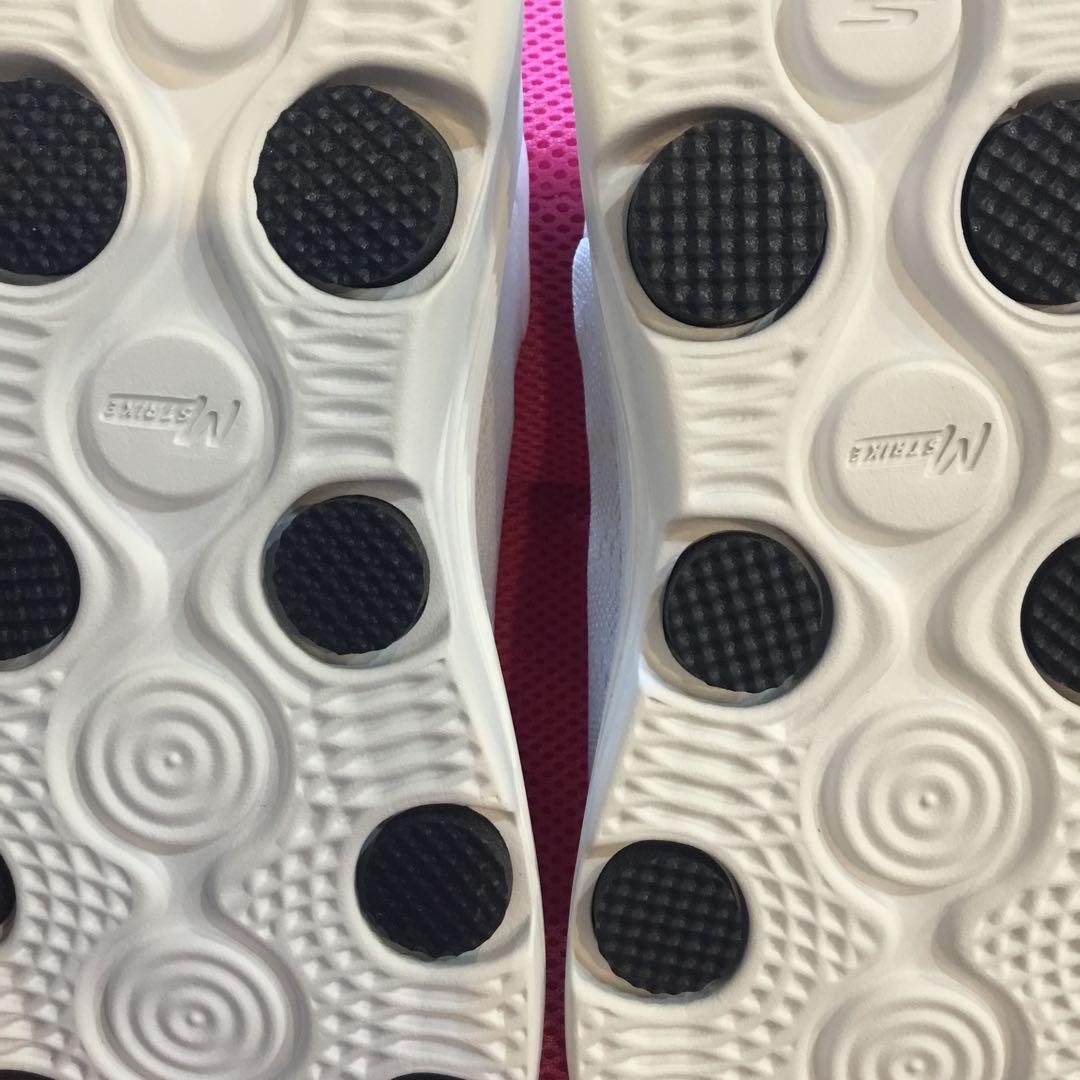 SKECHERS サイズ24(38) GOrun 7 ホワイト シューズ