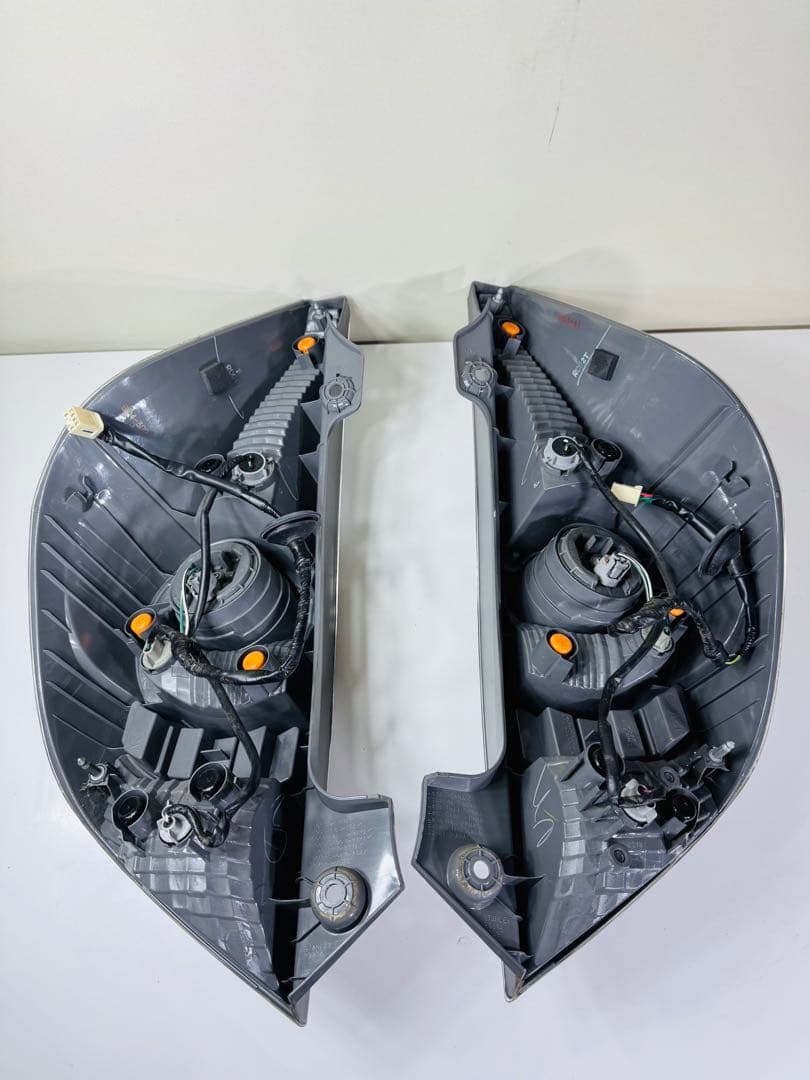 アクア NHP10 前期 純正 テールレンズ テールライト テールランプ LED