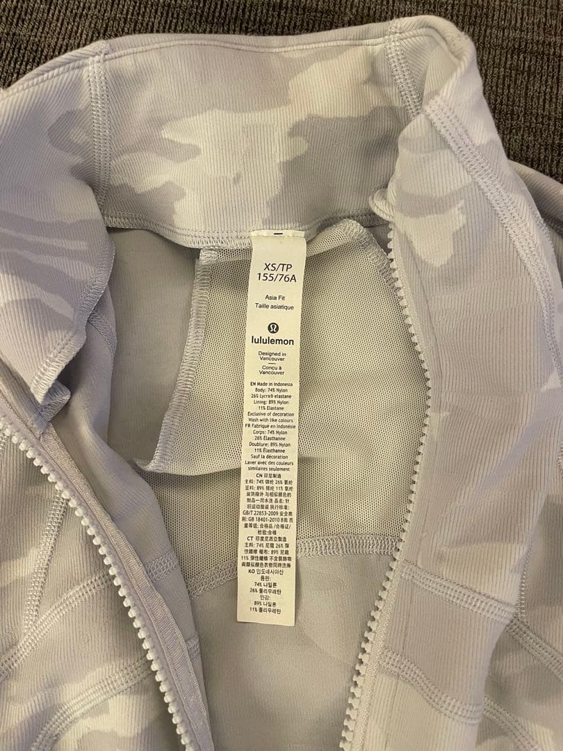 ルルレモンパーカー　xs