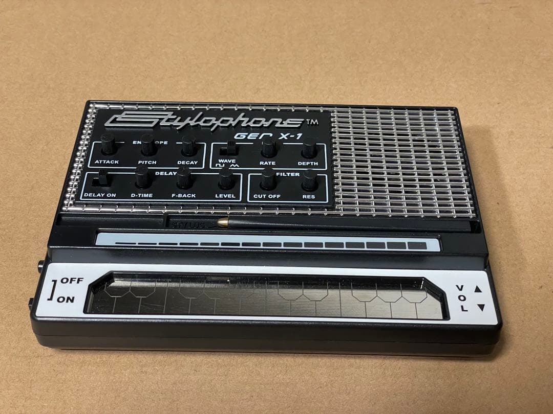 Stylophone Gen X-1、アナログシンセ、ユーロラック、絶版品
