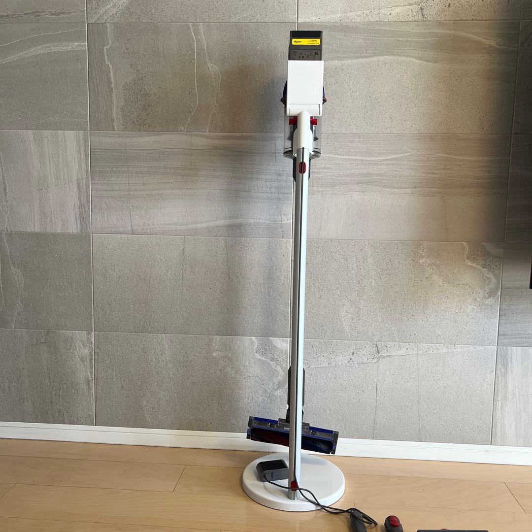 ダイソン Dyson コードレスクリーナー SV18FF 掃除機　充電スタンド付