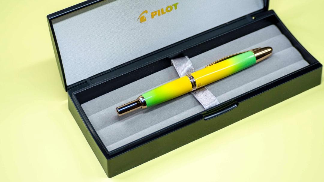 【数量限定】PILOT キャップレス 丸善 丸の内本店20周年若檸檬 F(細字)