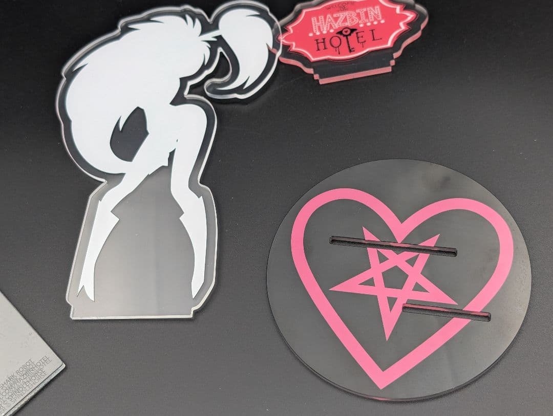 アクリルスタンド Cherri Bomb pin-up ACRYLIC STANDEE