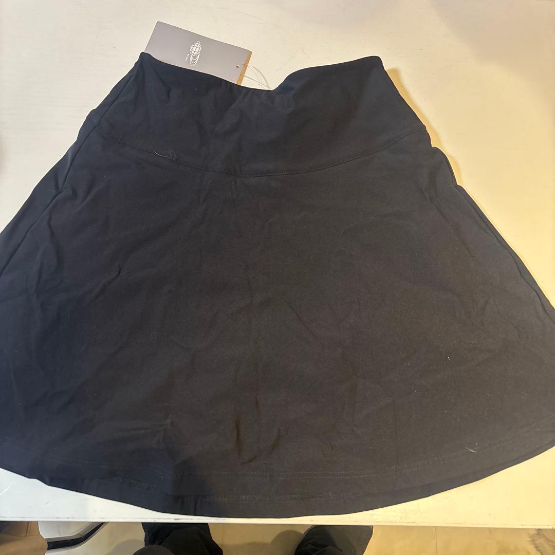 【新品・未使用】【タグ付き】 黒フレアスカート ショートパンツ付き
