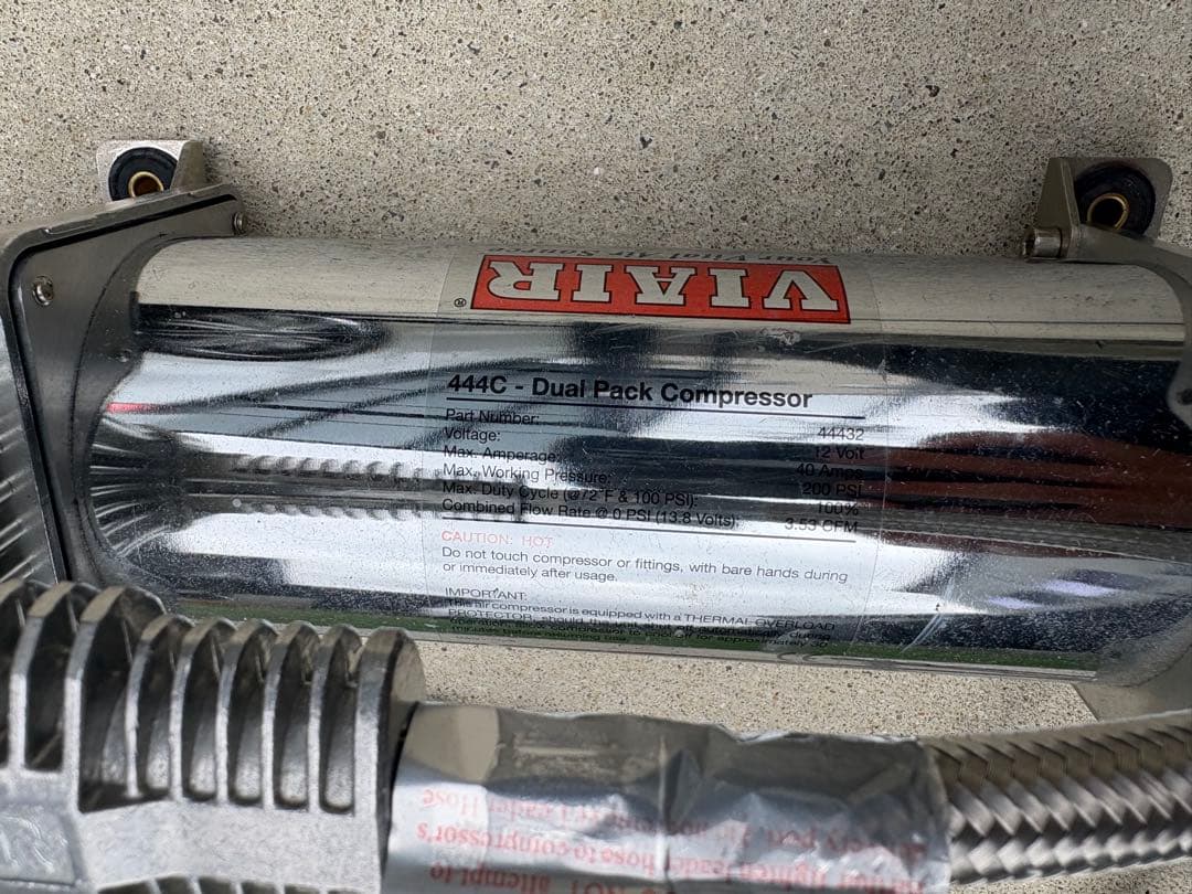 エアサス VIAIR 444C コンプレッサー