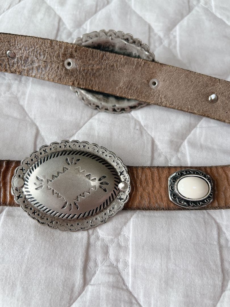 ［P U N T OV I T A(プントヴィータ)] コンチョレザーベルト