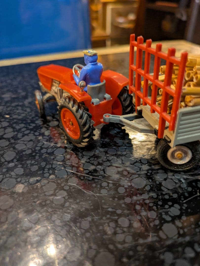 トラクターとトレーラーのミニカー フランス製 レア
