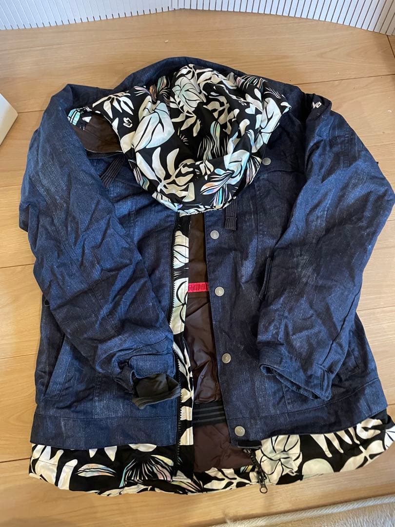 スノーボードウェアセット（ゴーグル・手袋・防具つき）