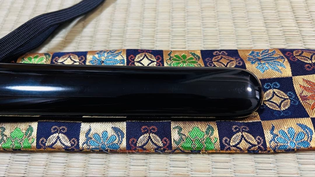 模造刀 拵え 短刀 二重刃文 御守刀 居合刀 高級刀袋付き 251012-1