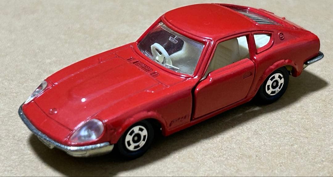 日本製 トミカ ニッサン フェアレディ 240ZG 赤