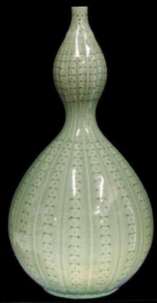 初代柳海剛 高麗青磁 象嵌菊文瓢箪花瓶 高台内に描き銘 共箱付