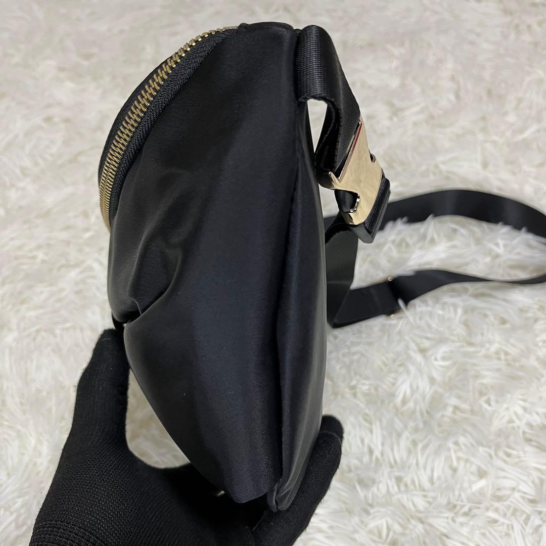 【美品】トッカ RIBBON KNOT ボディバッグ ナイロン 黒