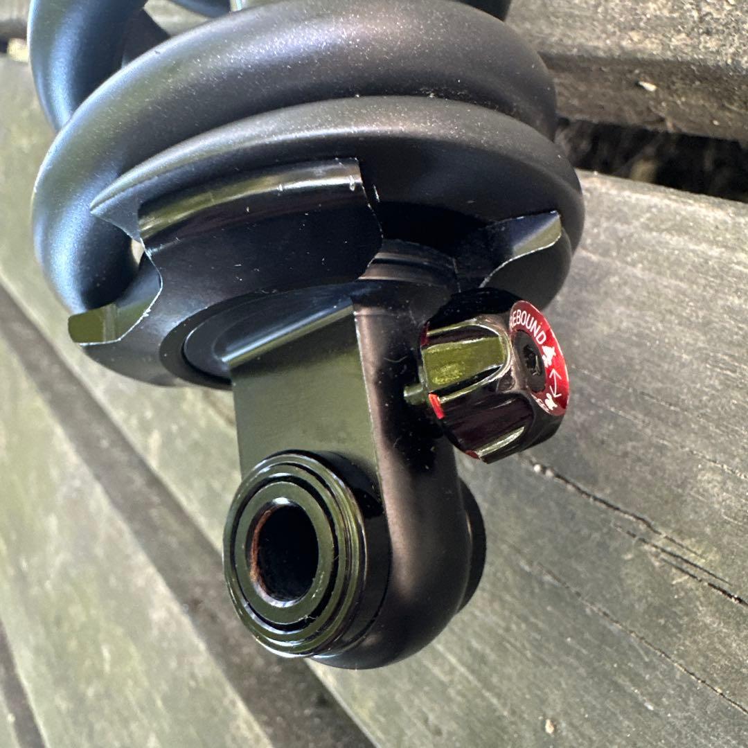 パーツ ROCKSHOX VIVID R2C USED