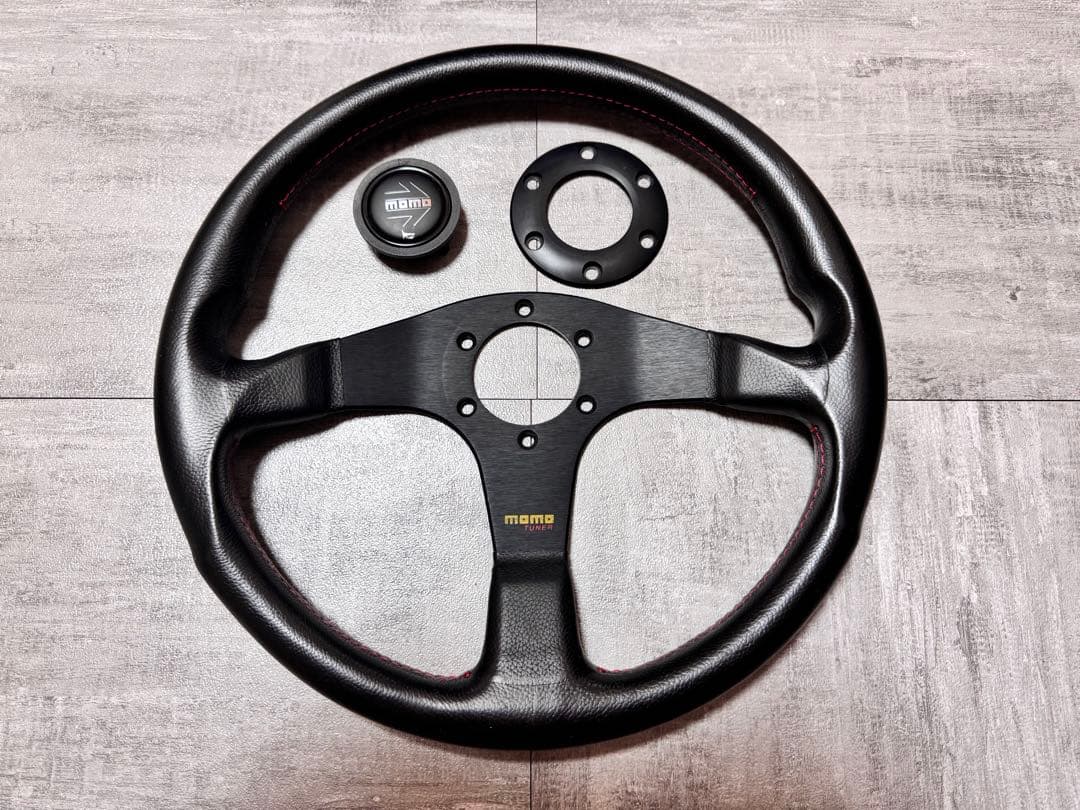 momo ステアリング TUNER 35φ