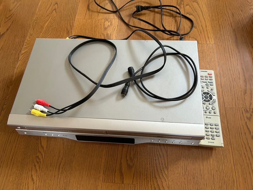 TOSHIBA VTR一体型DVDビデオプレイヤー SD -V600