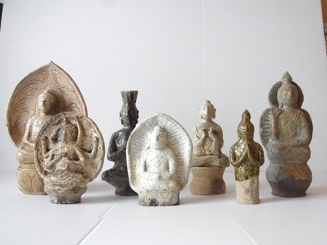 小嶋亜創『灰釉陶仏』初期伊万里 李朝 古唐津 黒高麗 工芸青花 民藝 くらわんか