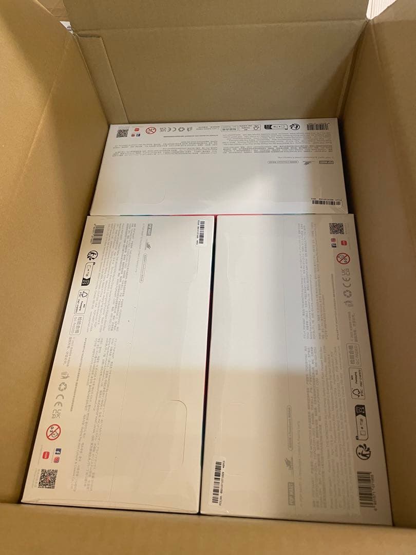 Big into Energy ぬいぐるみペンダント アソートボックス ラブブ