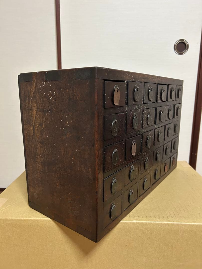 ち*み様 アンティーク　小引出し薬箪笥 昭和初期　木製小引き出し レア物