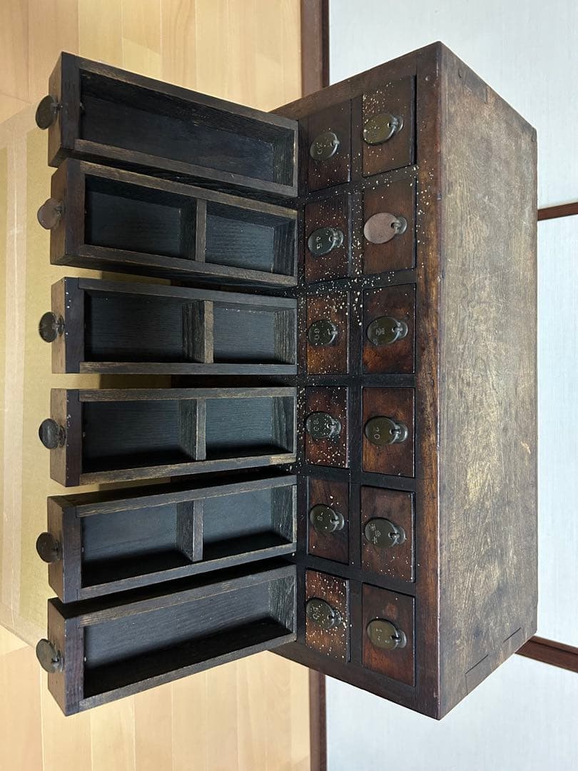 ち*み様 アンティーク　小引出し薬箪笥 昭和初期　木製小引き出し レア物