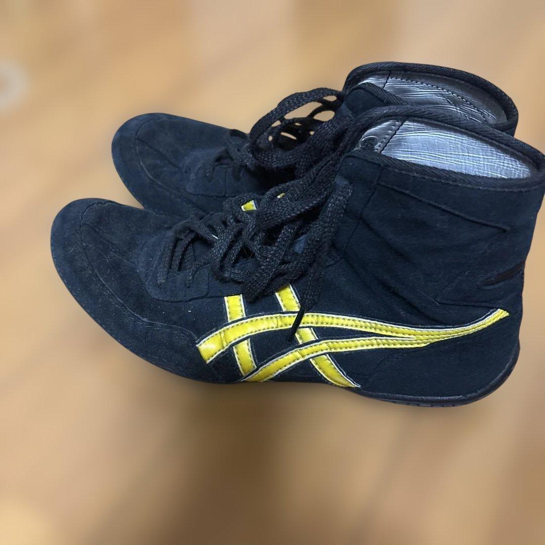 ASICS ボクシングシューズ ブラック/ゴールド 無臭 値下げしました‼️