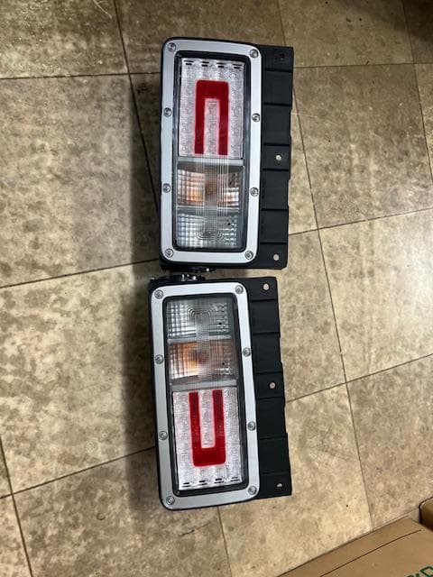 KOITO　日野純正LEDテールランプ　左右セット　トラック⑦’