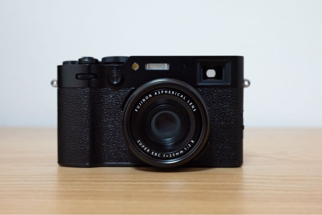 【先月新品購入品】Fujifilm X100VI ブラック　サムグリップ付