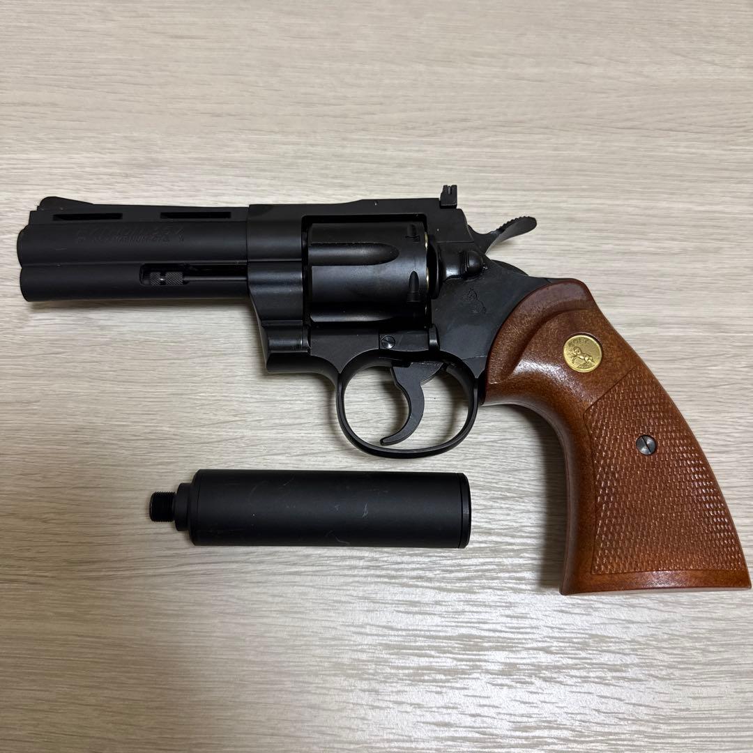 リボルバー サイレンサー付き