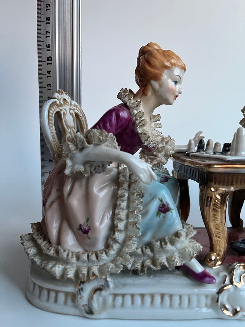 【磁器製アンティーク人形】 昭和から語りかけるセト・ノベルティ　「チェス」