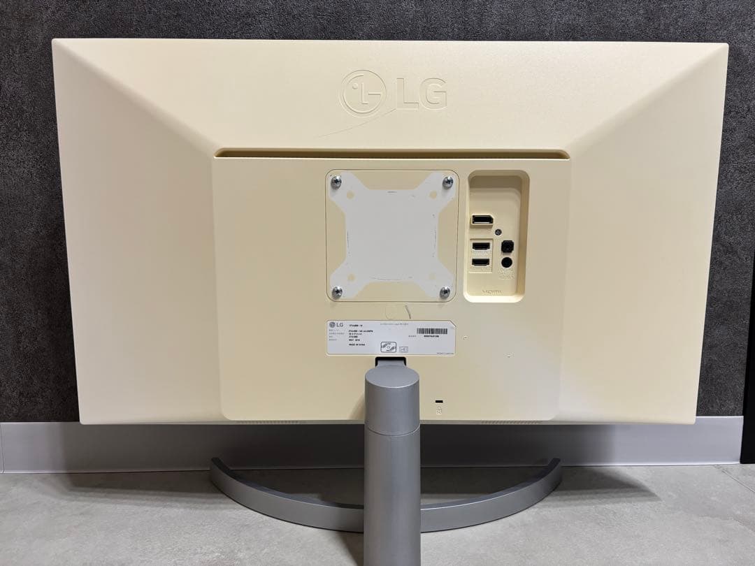 葉*ぱ様 LG 27インチ　モニター　27UL600-W