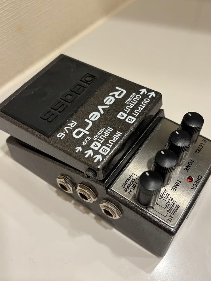 ギター用エフェクター　リバーブ　BOSS Reverb RV-6 ケース説明書付