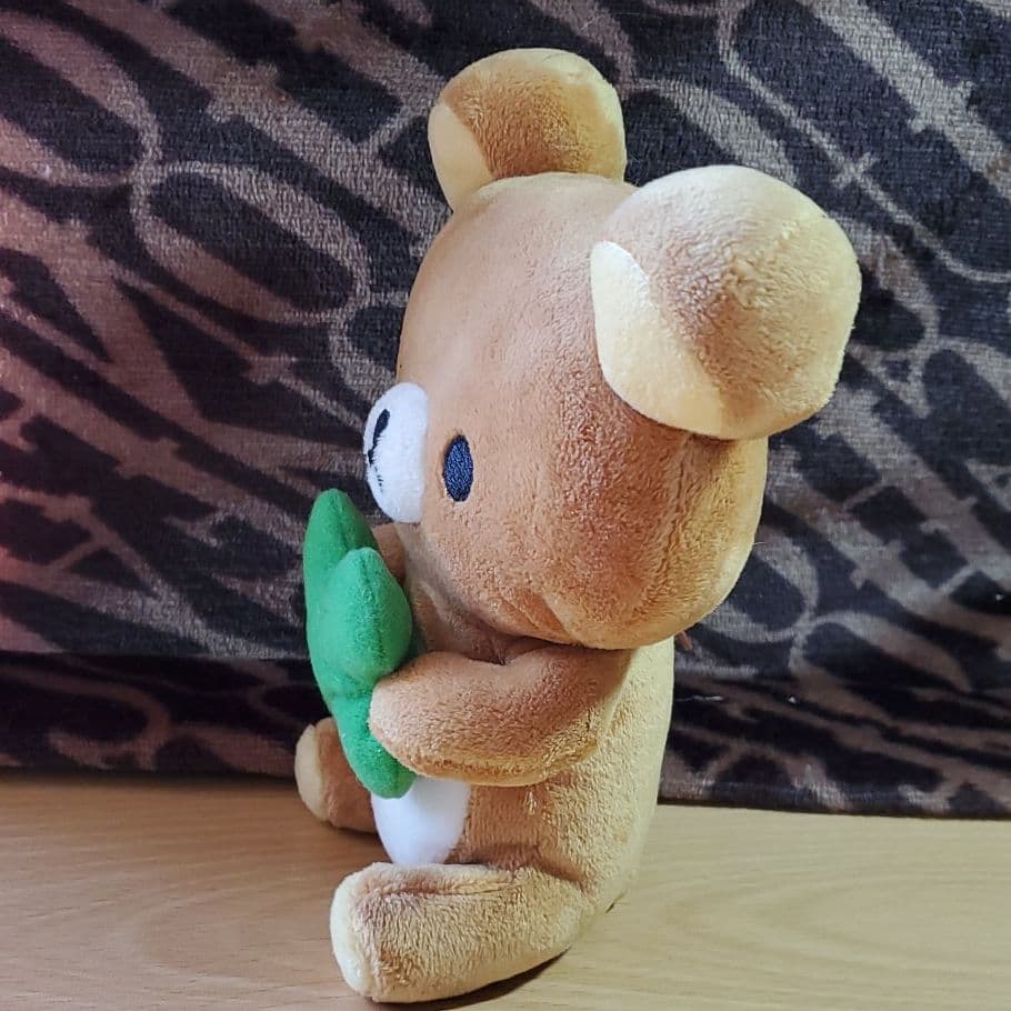 四葉のクローバー　リラックマ　金運アップ