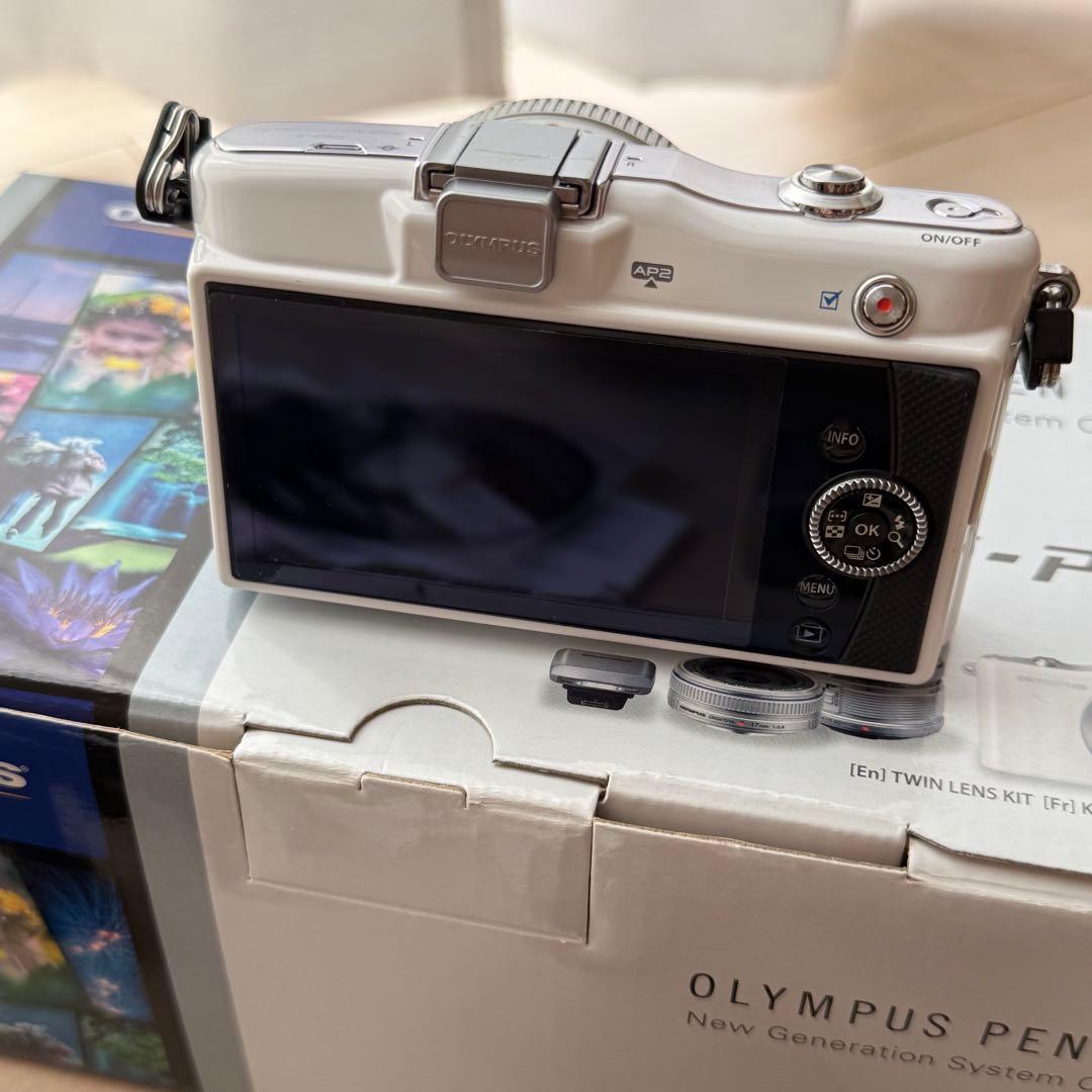 OLYMPUS E-PM1 ツインレンズキット/ビューファインダー付