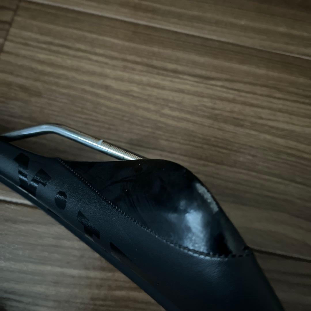 Fizik Antares VS サドル ブラック