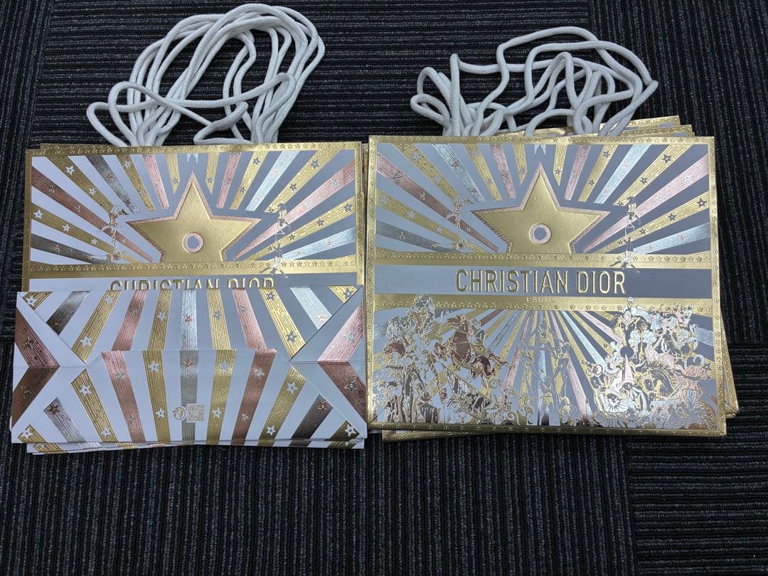 ディオール　クリスマス　限定ショッパー　2025 ホリデー　大　30枚