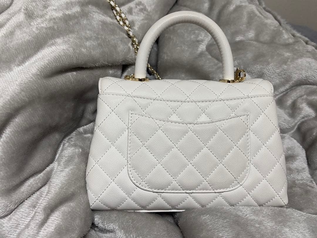 CHANEL ホワイト ショルダーバッグ ノベルティ