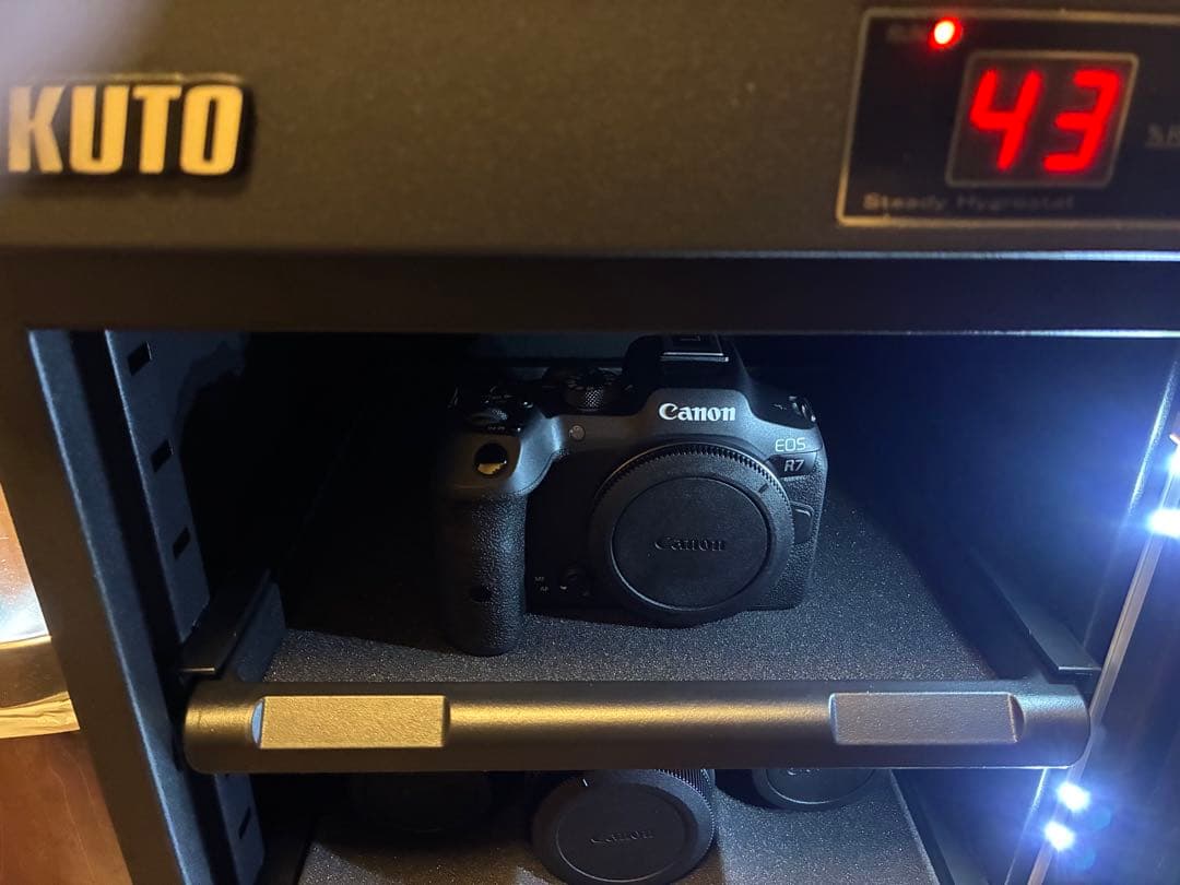 R　Canon EOS R7 ミラーレス一眼カメラ