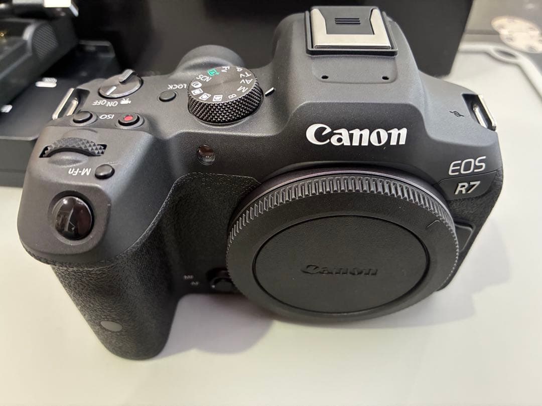 R　Canon EOS R7 ミラーレス一眼カメラ