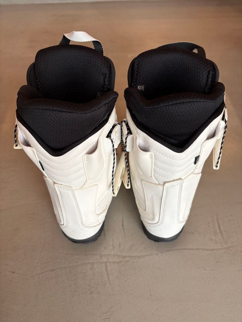 DEELUXE EMPIRE スノーボードブーツ ホワイト/ブラック 23.5