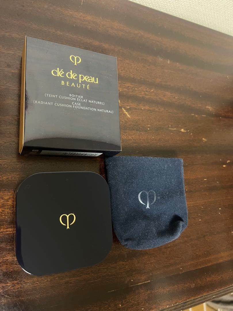 クレドポーボーテ タンクッションエクラルミヌ ナチュレル オークル10クッション