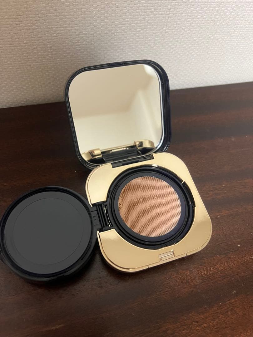 クレドポーボーテ タンクッションエクラルミヌ ナチュレル オークル10クッション