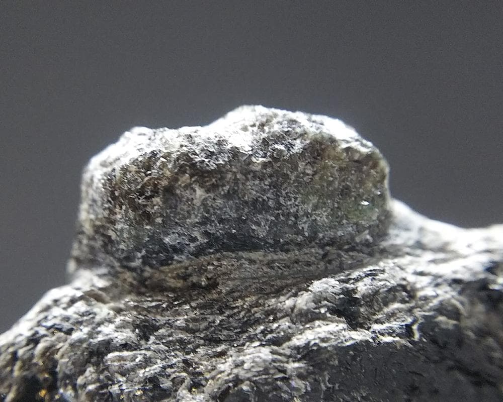 496 アレキサンドライト 母岩付 原石 結晶 ブラジル産