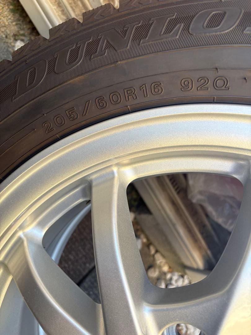 プリウスアルファ純正アルミ、スタッドレス　1本