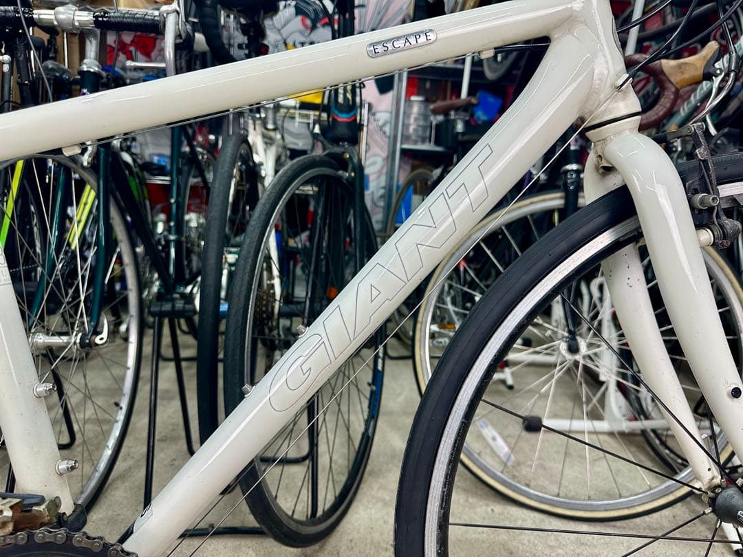 エスケープR3.1基本分解発送送料無料！近県の方完成車直接配送等ご相談ください！