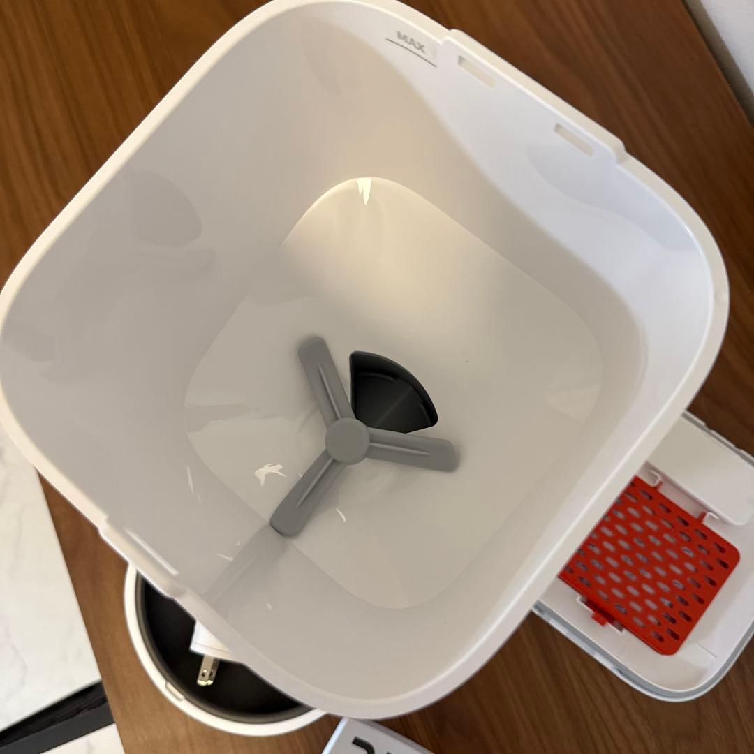 ぱ*ん様 新品未使用　ペットカメラ付き自動給餌器