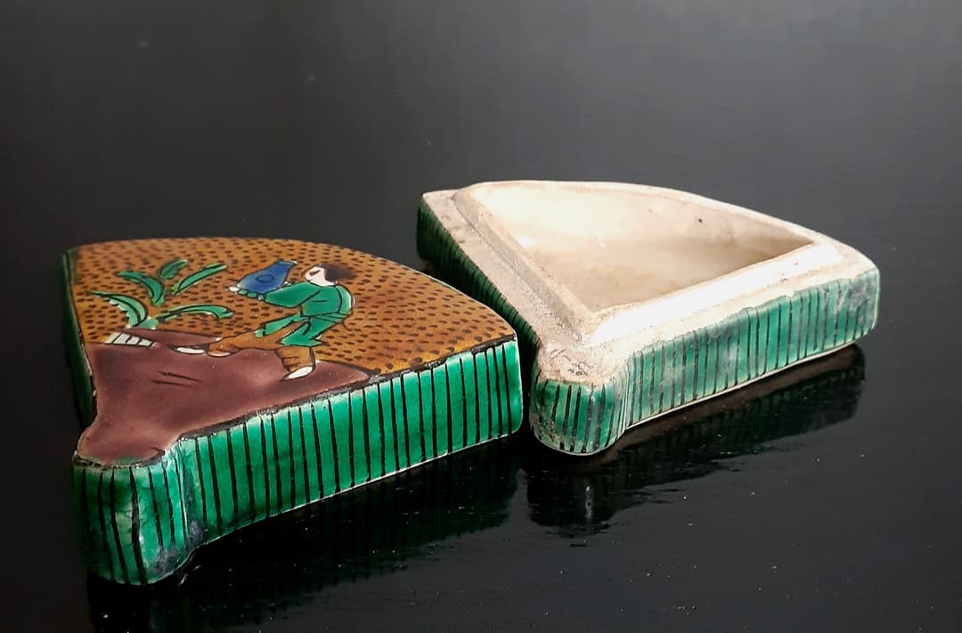 【名品】江戸末期～明治時代　古九谷　青手古九谷　扇形　壺運びの図　香合　茶道具