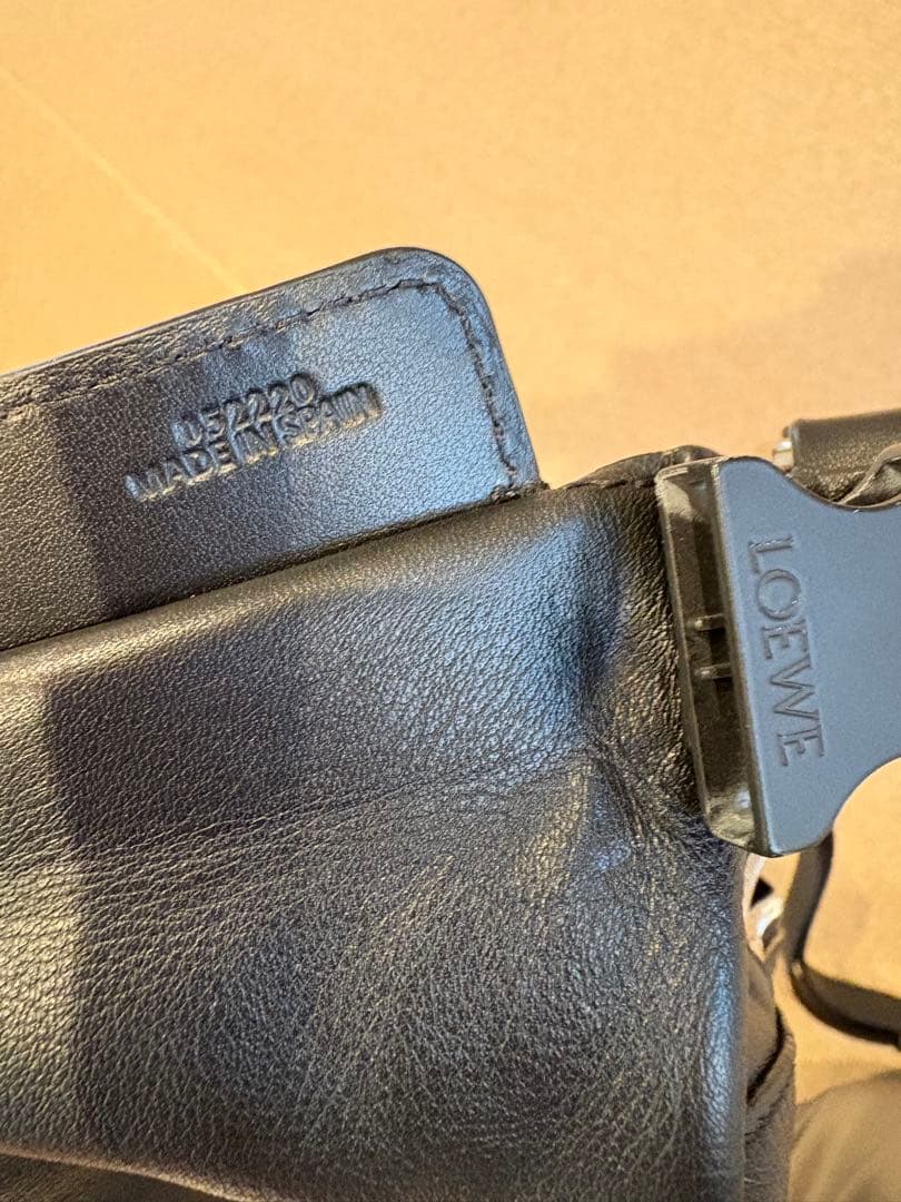 LOEWE レザーショルダーバッグ