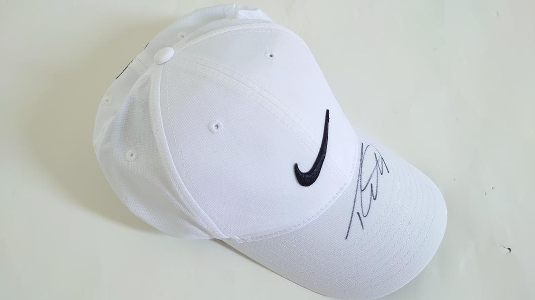 トミー・フリートウッド オートグラフキャップ・PGAツアー初優勝おめでとう ♪