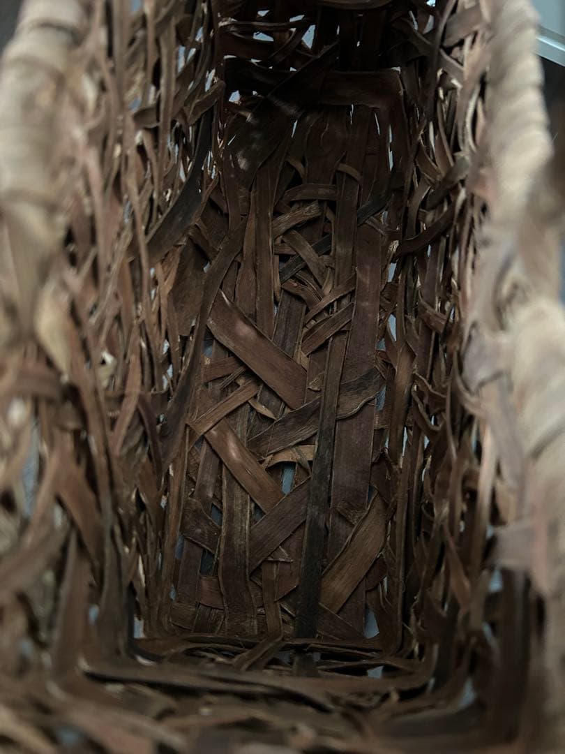 山形県産 山葡萄蔓使用 新品　本物 天然素材 ハンドメイドかごバッグ