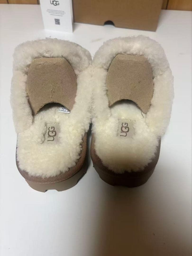 UGG スリッパ 平底 ムートン ファー スエード ベージュ レディース 38