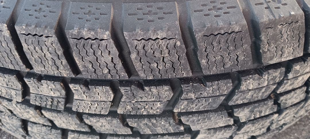 2023年製グッドイヤースタッドレスタイヤホイール4本セット